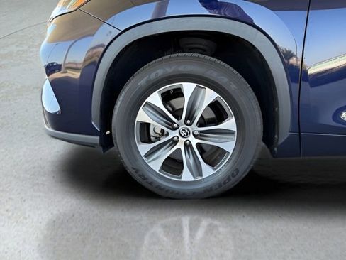 Used 2023 Toyota Highlander XLE image 15