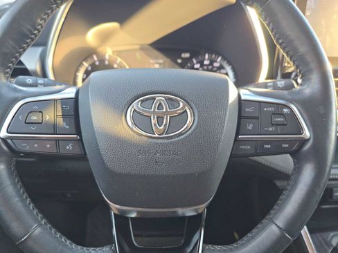 Certified 2021 Toyota Highlander Platinum image 24