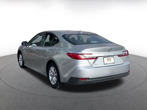 Used 2025 Toyota Camry LE image 11