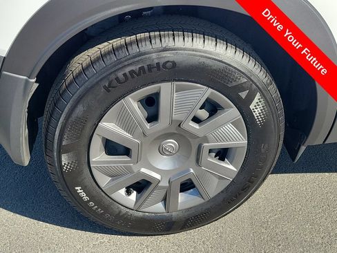 Used 2025 Nissan Kicks S AWD/4WD image 29