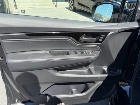 Used 2025 Honda Odyssey Touring image 35