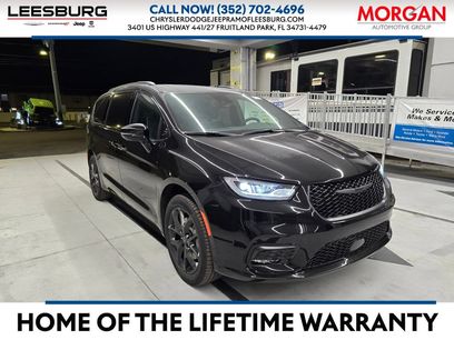 New 2026 Chrysler Pacifica Limited w/ S Appearance Package