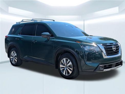 Used 2023 Nissan Pathfinder SL AWD/4WD image 8