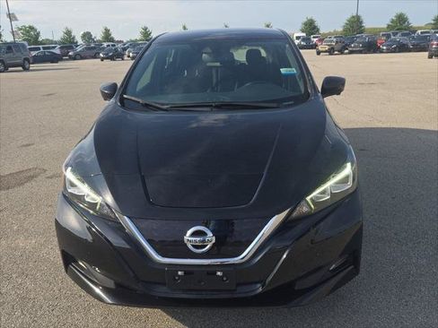 Used 2020 Nissan Leaf SV w/ SV Technology Package FWD image 3