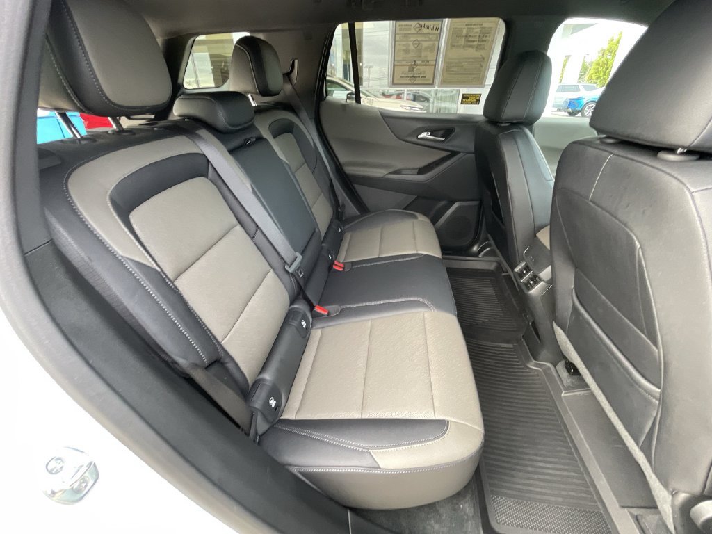 Used 2026 Chevrolet Equinox LT w/ Convenience Package II FWD image 27