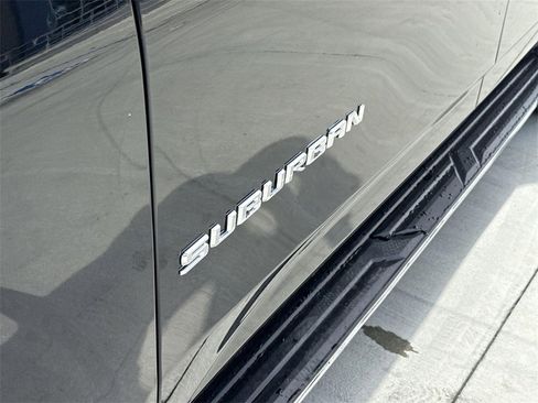 Used 2024 Chevrolet Suburban Premier image 29