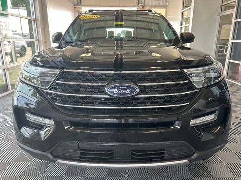 Used 2020 Ford Explorer XLT w/ Equipment Group 202A AWD/4WD image 2