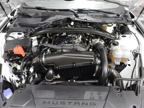 Used 2025 Ford Mustang Premium RWD image 22