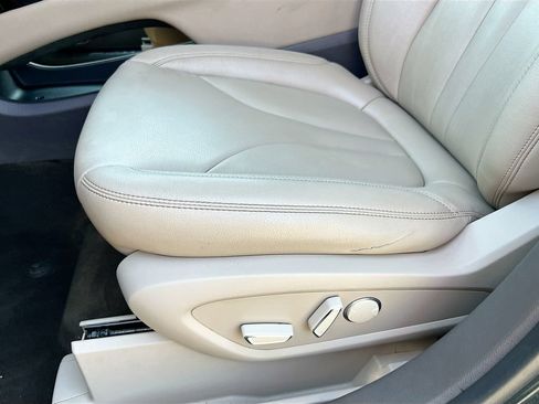 Used 2023 Lincoln Nautilus AWD w/ Premium Package image 19