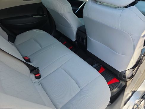 Used 2024 Toyota Corolla Cross L FWD image 11