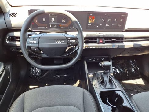Certified 2025 Kia K4 FWD image 10