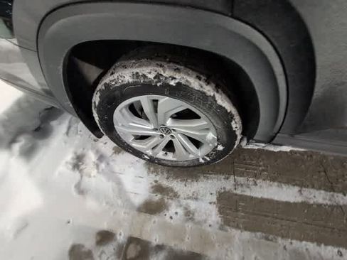 Certified 2023 Volkswagen Atlas SE image 7