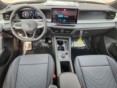 New 2026 Volkswagen Tiguan SE R-Line image 24