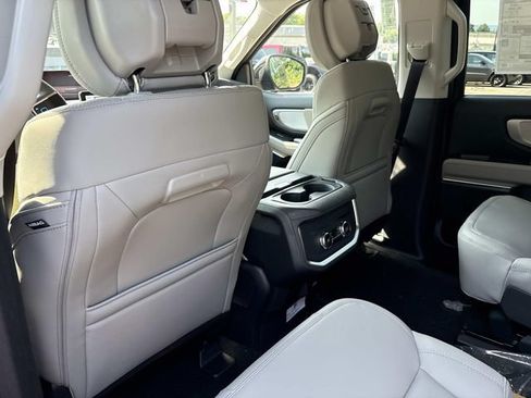 New 2027 Ford Expedition Active AWD/4WD image 17