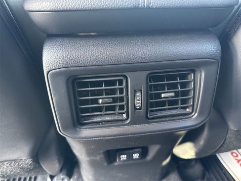 Used 2020 Toyota RAV4 Limited image 27