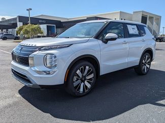 New 2025 Mitsubishi Outlander SE video 2