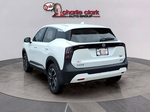 Used 2025 Nissan Kicks SV AWD/4WD image 3