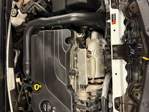 Used 2024 Chevrolet Malibu LT image 26