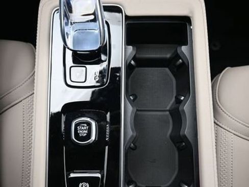 New 2026 Volvo XC90 B6 Plus w/ Protection Package Premier image 11