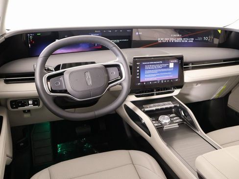 New 2026 Lincoln Nautilus Premier AWD/4WD image 2