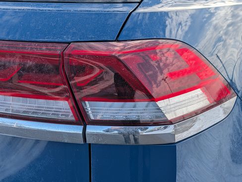 Certified 2025 Volkswagen Atlas Cross Sport SE image 17