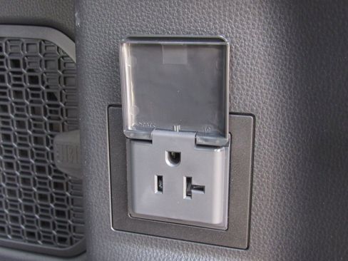 Certified 2025 Toyota 4Runner TRD Off-Road Premium image 24