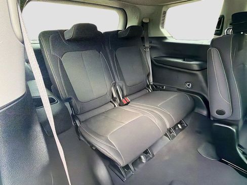 Used 2023 Jeep Grand Cherokee L Laredo RWD image 20