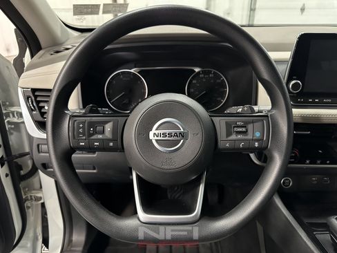 Used 2021 Nissan Rogue SV FWD image 25