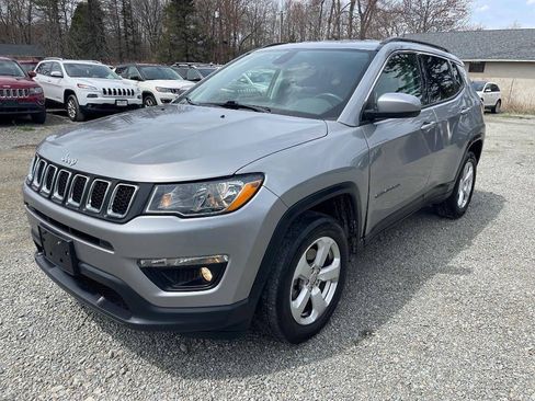 Used 2019 Jeep Compass Latitude w/ Popular Equipment Group AWD/4WD image 1