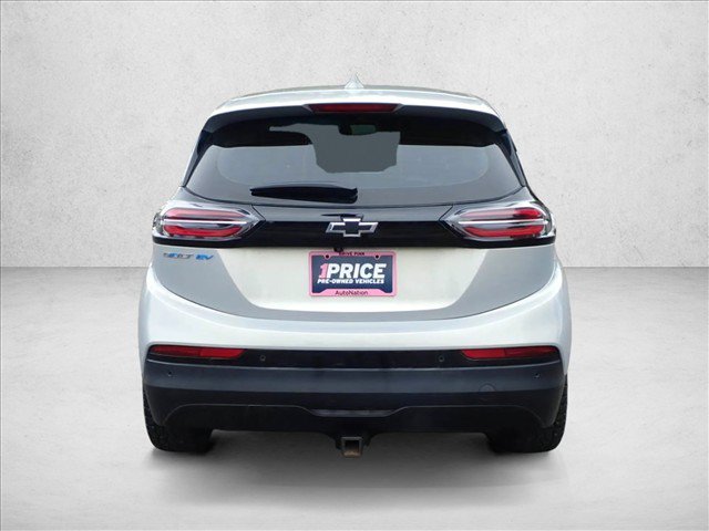Used 2023 Chevrolet Bolt LT w/ Infotainment Package FWD image 3