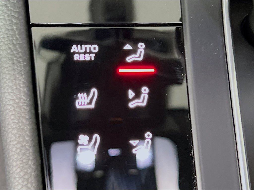 Certified 2026 Porsche Macan AWD/4WD image 23