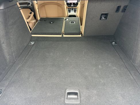 Used 2025 Porsche Macan image 15