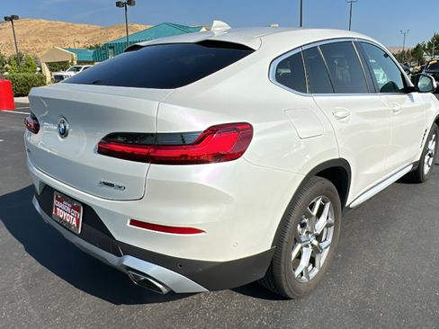 Used 2025 BMW X4 xDrive30i w/ Premium Package image 3