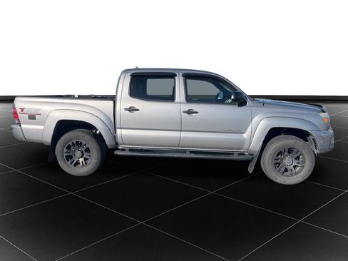 Used 2015 Toyota Tacoma PreRunner w/ SR5 Package image 6