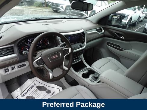 Used 2023 GMC Acadia SLT w/ Technology Package FWD image 10