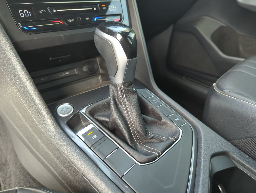 Used 2024 Volkswagen Tiguan SE R-Line FWD image 41