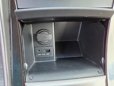 Used 2013 Hyundai Elantra GLS w/ Preferred Pkg FWD image 18