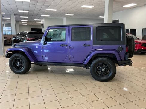 Used 2017 Jeep Wrangler Unlimited Sahara AWD/4WD image 5