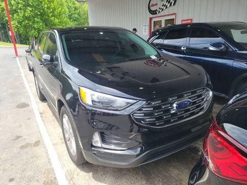 Used 2022 Ford Edge Titanium AWD/4WD image 3
