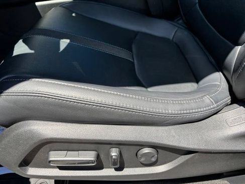 Used 2023 Honda Pilot Touring image 15