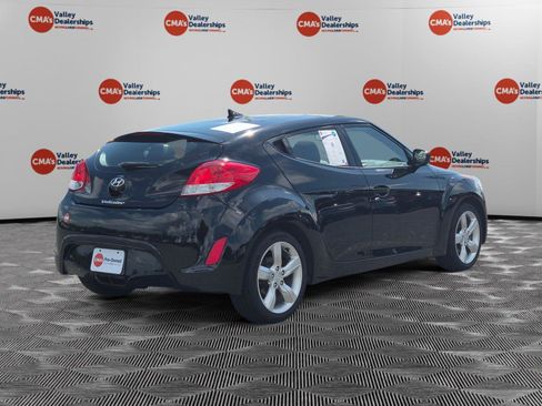 Used 2014 Hyundai Veloster w/ Style Package 02 FWD image 5
