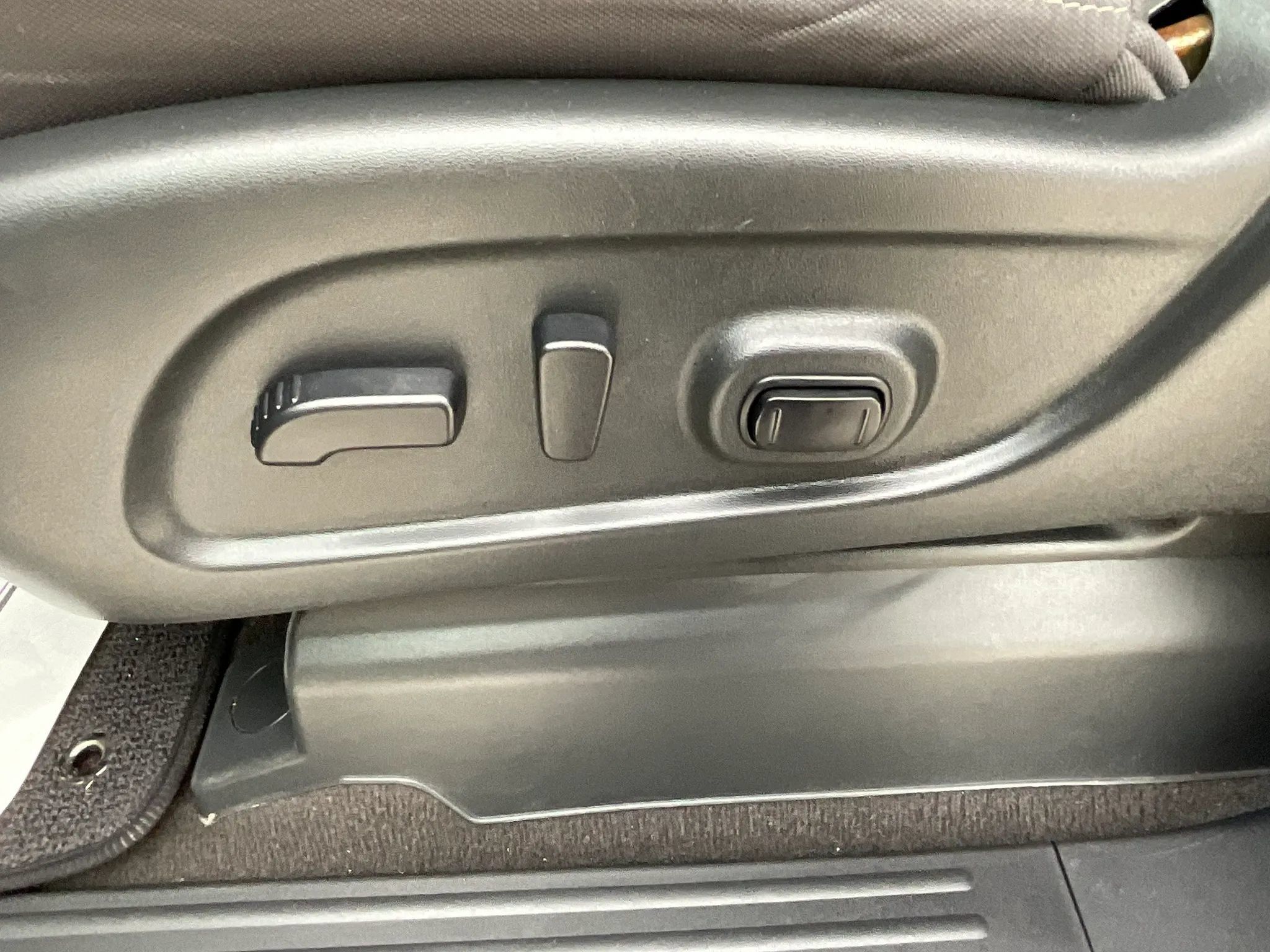 Used 2021 Nissan Titan SV w/ SV Convenience Package AWD/4WD image 20