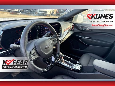 Used 2024 Chevrolet Trax RS w/ Sunroof Package image 23