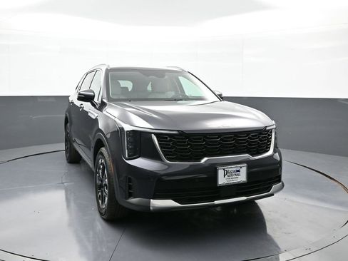 New 2025 Kia Sorento S image 3