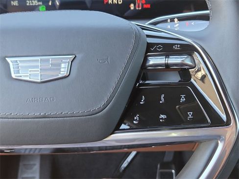 New 2026 Cadillac Vistiq Platinum image 25