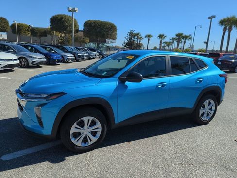 Used 2025 Chevrolet Trax LS w/ Driver Confidence Package image 13