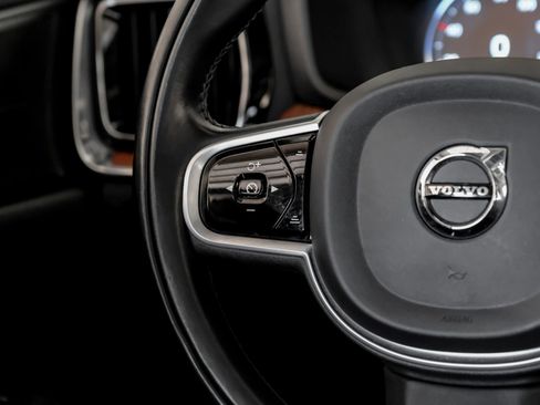 Used 2020 Volvo S60 T5 Momentum image 16