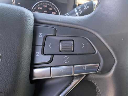 Used 2023 Cadillac XT6 Luxury image 28