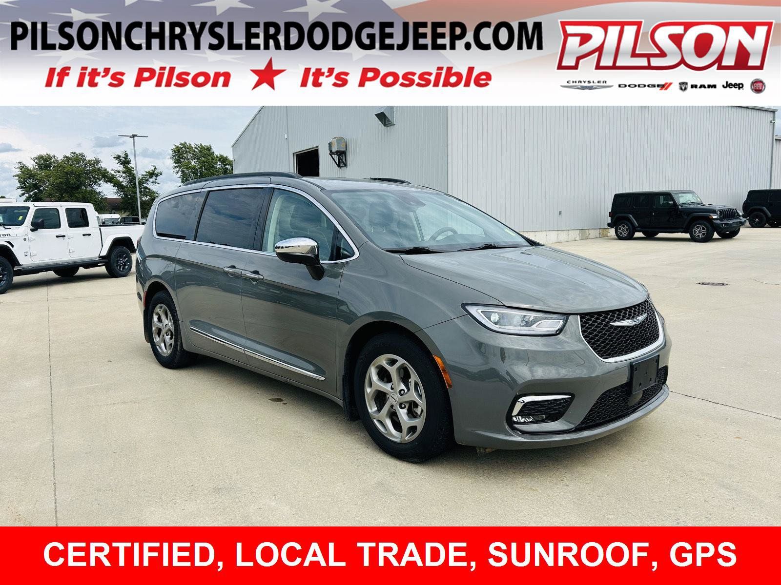 Used 2023 Chrysler Pacifica Limited FWD image 1