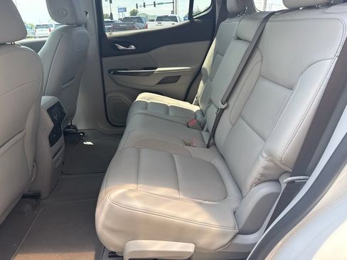 Used 2017 GMC Acadia SLT FWD image 14